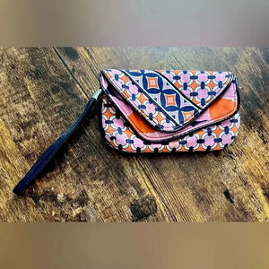 RETIRED: Vera Bradley | ladies Loves Me wristlet handbag.